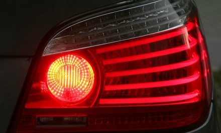 <span class="entry-title-primary">Luz de freio não acende – O que fazer?</span> <span class="entry-subtitle">Aprenda dicas para reparar a luz de freio do seu carro</span>