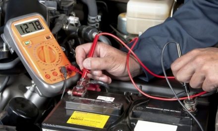 Eletricista de automóveis é um profissional cada vez mais requisitado