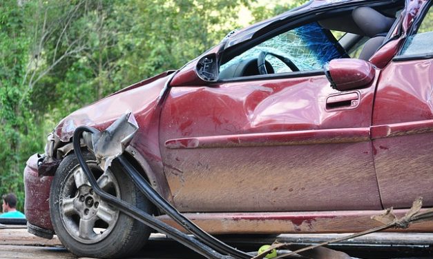 Cinco causas de acidentes com carros