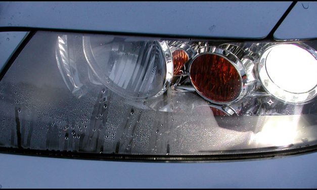 Farol embaçado por água – Como resolver?