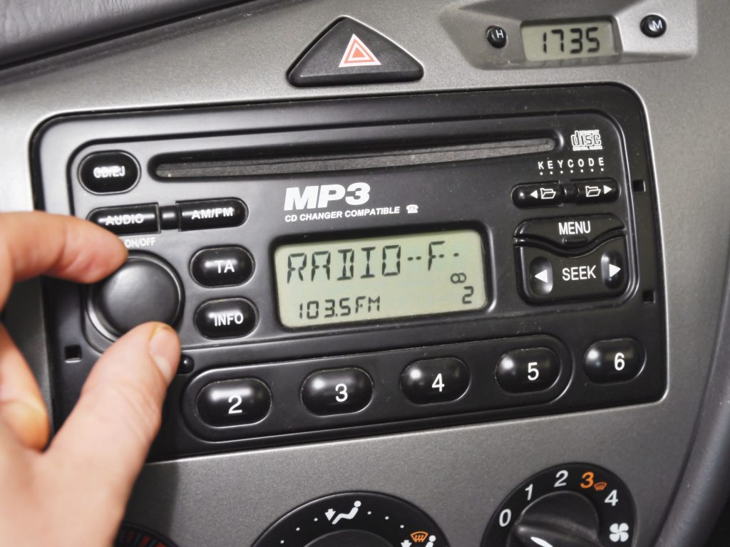 Defeito em rádio de carro